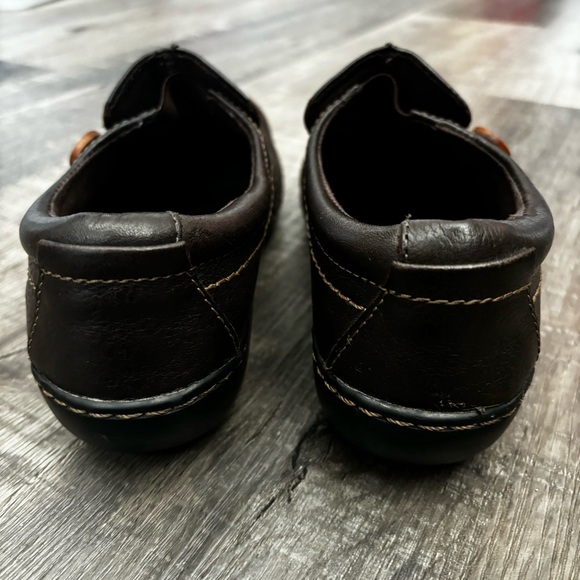 Clarks Collection Ashland Glow, Brown Leather Loafer, EUC - Picture 5 of 12